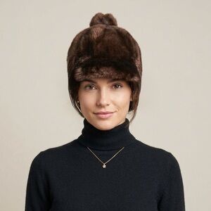 VINTAGE Holt Renfrew Italian Tuscan Lamb Fur Cloche Hat - Chocolate Brown